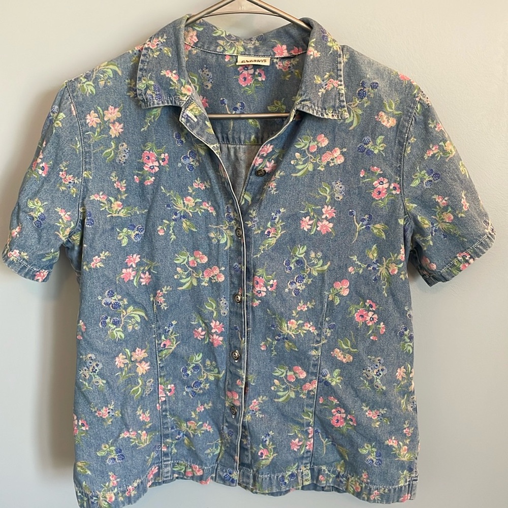 Adorable Jean floral button up
